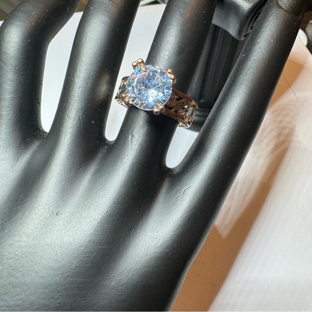 NWT Rose Gold Solitaire Band - Picture 3 of 16